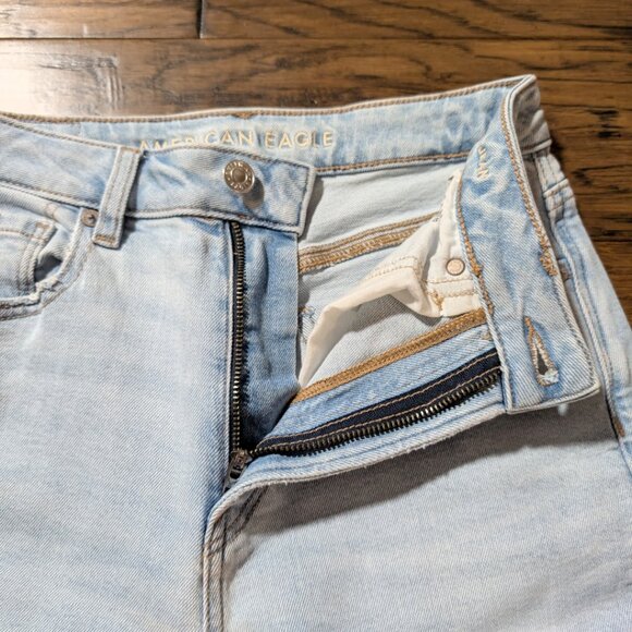 American Eagle mom straight jeans light wash size 2 X-long - Picture 10 of 15